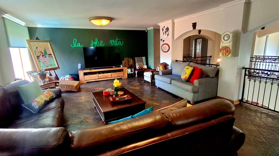 5 Bedroom Property for Sale in Roodia Free State